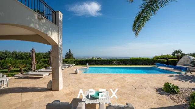 6 bedroom villa for sale in Goldra (The Beverly Hills of the Algarve), modern and luxurious with Panoramic sea view