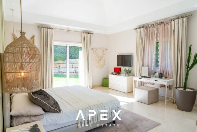 6 bedroom villa for sale in Goldra (The Beverly Hills of the Algarve), modern and luxurious with Panoramic sea view