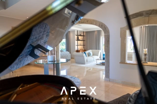 6 bedroom villa for sale in Goldra (The Beverly Hills of the Algarve), modern and luxurious with Panoramic sea view