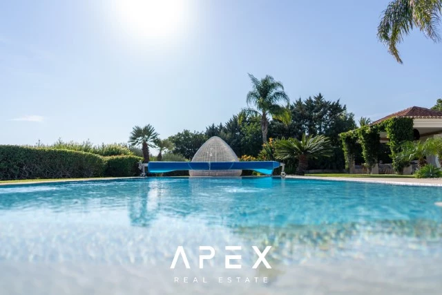 6 bedroom villa for sale in Goldra (The Beverly Hills of the Algarve), modern and luxurious with Panoramic sea view