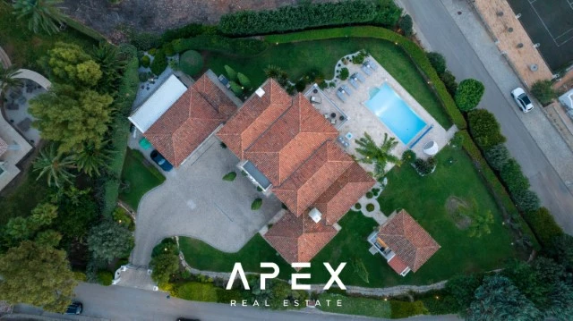 6 bedroom villa for sale in Goldra (The Beverly Hills of the Algarve), modern and luxurious with Panoramic sea view