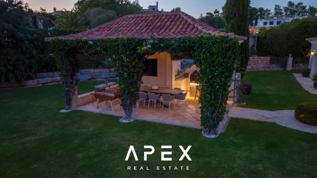 6 bedroom villa for sale in Goldra (The Beverly Hills of the Algarve), modern and luxurious with Panoramic sea view