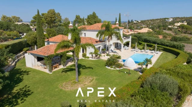 6 bedroom villa for sale in Goldra (The Beverly Hills of the Algarve), modern and luxurious with Panoramic sea view