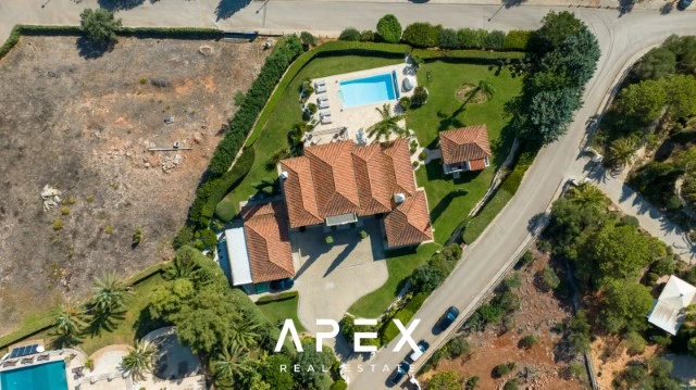 6 bedroom villa for sale in Goldra (The Beverly Hills of the Algarve), modern and luxurious with Panoramic sea view