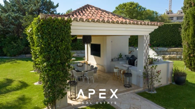 6 bedroom villa for sale in Goldra (The Beverly Hills of the Algarve), modern and luxurious with Panoramic sea view