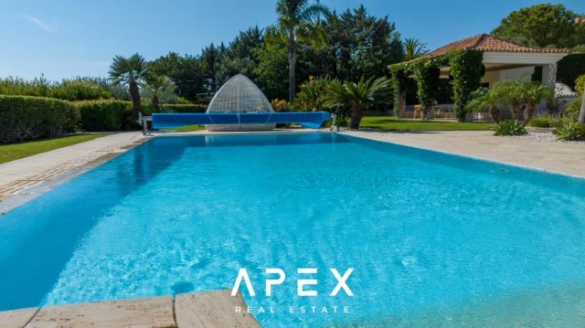 6 bedroom villa for sale in Goldra (The Beverly Hills of the Algarve), modern and luxurious with Panoramic sea view