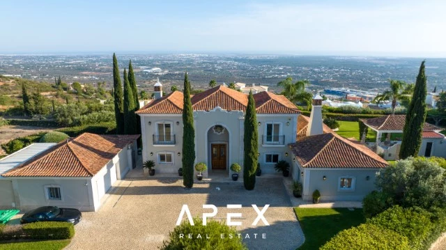6 bedroom villa for sale in Goldra (The Beverly Hills of the Algarve), modern and luxurious with Panoramic sea view