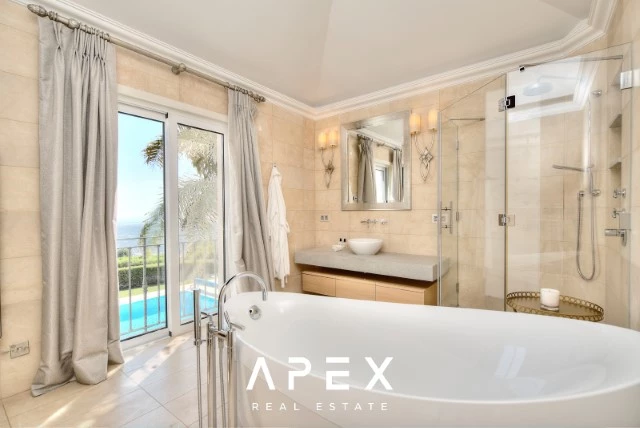6 bedroom villa for sale in Goldra (The Beverly Hills of the Algarve), modern and luxurious with Panoramic sea view