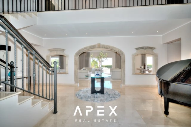 6 bedroom villa for sale in Goldra (The Beverly Hills of the Algarve), modern and luxurious with Panoramic sea view