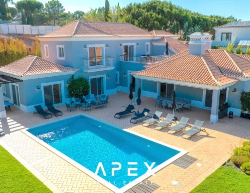 Contemporary Moorish Mediterranean Elegance: Luxurious 4 Bedroom Villa in Encosta do Lago, Quinta do Lago