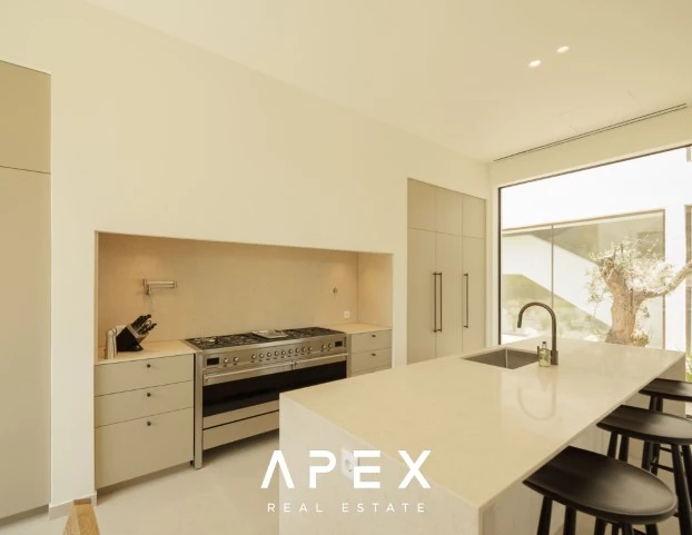 Contemporary Moorish Mediterranean Elegance: Luxurious 4 Bedroom Villa in Encosta do Lago, Quinta do Lago