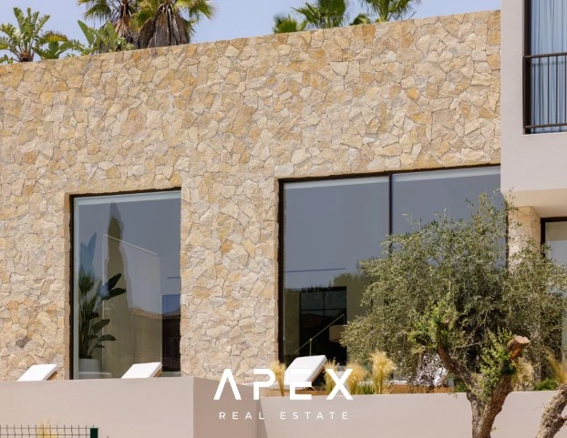 Contemporary Moorish Mediterranean Elegance: Luxurious 4 Bedroom Villa in Encosta do Lago, Quinta do Lago