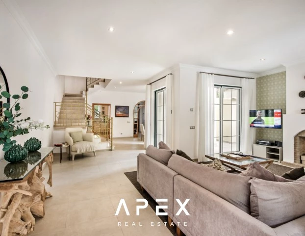 3 Bedroom Townhouse | Pinheiros Altos | Quiet And Peaceful