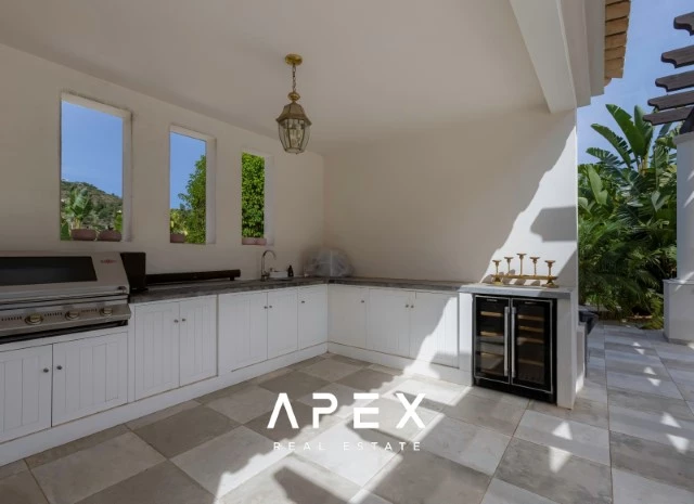 Exclusive Ultimate Luxury 5 Bedroom Long Term Villa Rental Inclusive Of All Utilities