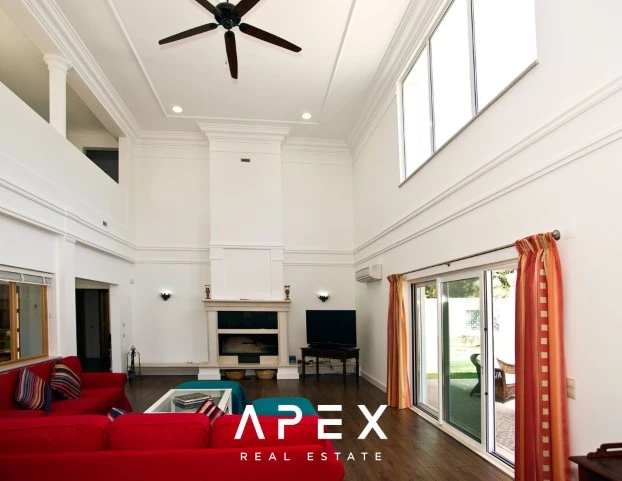 Luxurious Quinta Pequena Villa 5 Bedroom with Pool