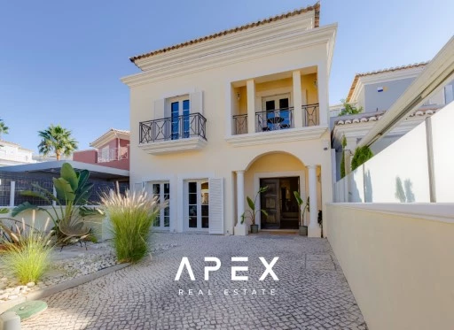 Luxurious Quinta Pequena Villa 5 Bedroom with Pool