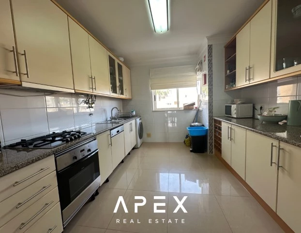 Large 3 Bedroom Apartment located 250 metres from Vilamoura Marina