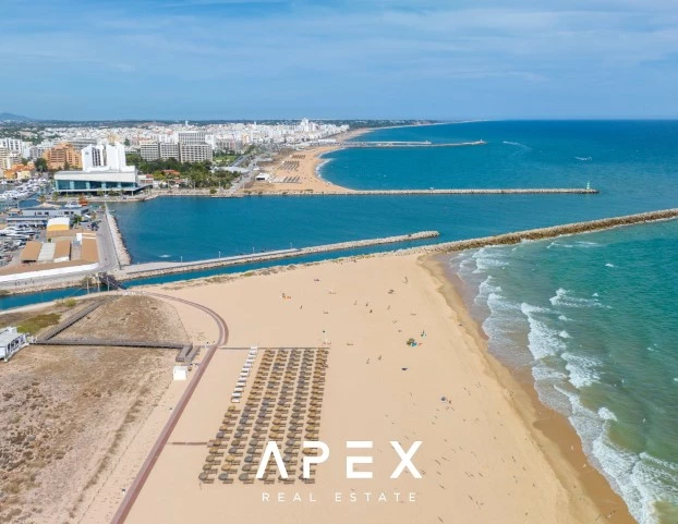 Large 3 Bedroom Apartment located 250 metres from Vilamoura Marina
