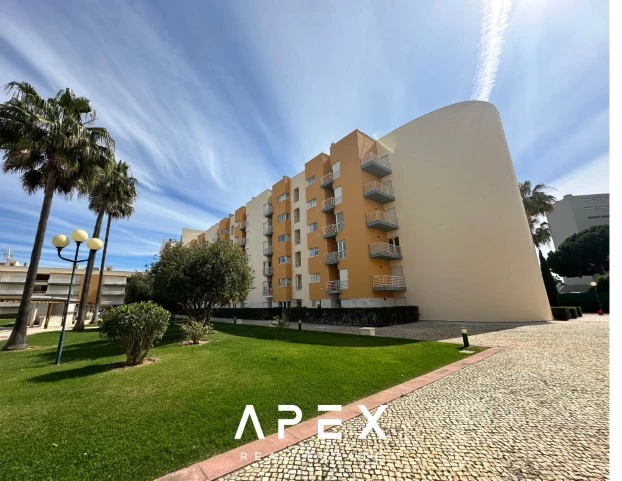 Large 3 Bedroom Apartment located 250 metres from Vilamoura Marina