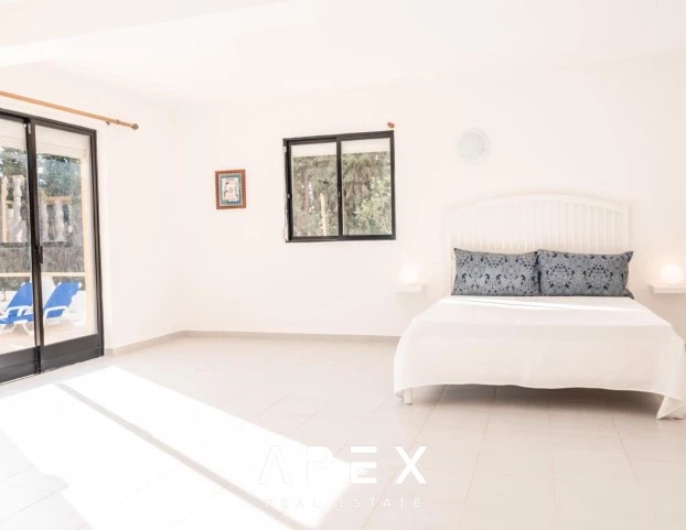 Santa Barbara De Nexe Three bedroom + 1 Private pool with stunning views