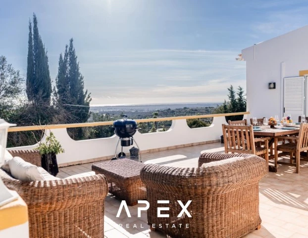 Santa Barbara De Nexe Three bedroom + 1 Private pool with stunning views