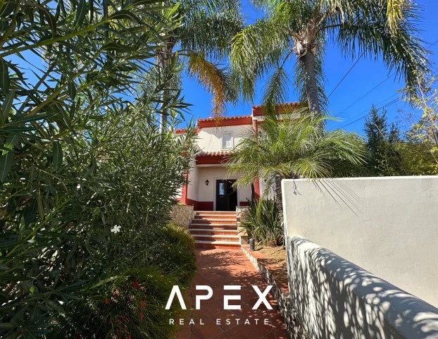12 Month Long Term Rental | 4 Bedroom 5 Bathroom Villa in Santa Barbara de Nexe