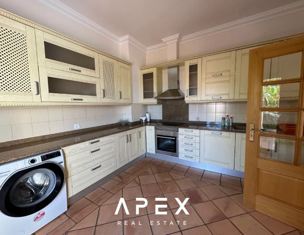 12 Month Long Term Rental | 4 Bedroom 5 Bathroom Villa in Santa Barbara de Nexe
