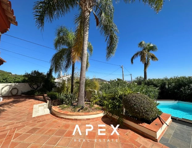 12 Month Long Term Rental | 4 Bedroom 5 Bathroom Villa in Santa Barbara de Nexe