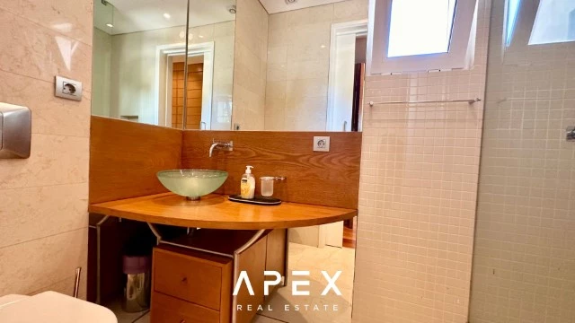 Three Bedroom apartment with swimming pool and 200m walking to the beach