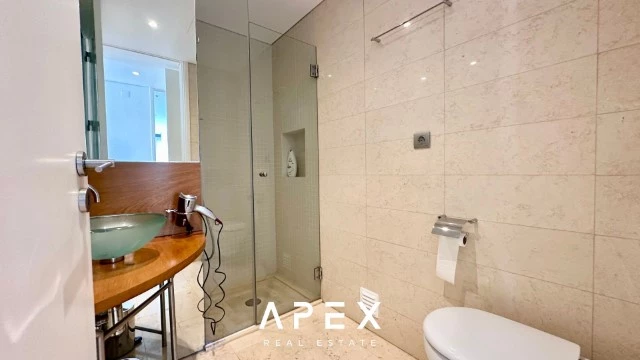 Three Bedroom apartment with swimming pool and 200m walking to the beach