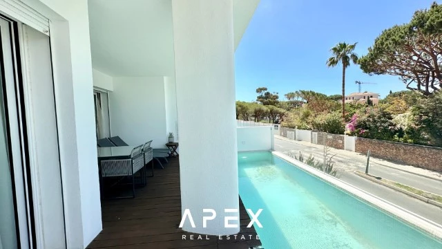 Three Bedroom apartment with swimming pool and 200m walking to the beach