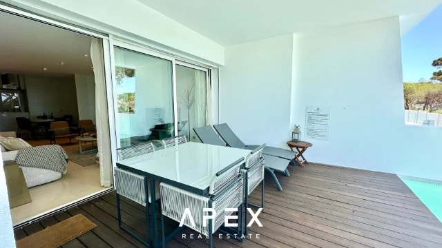 Three Bedroom apartment with swimming pool and 200m walking to the beach