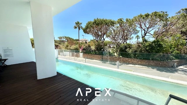 Three Bedroom apartment with swimming pool and 200m walking to the beach