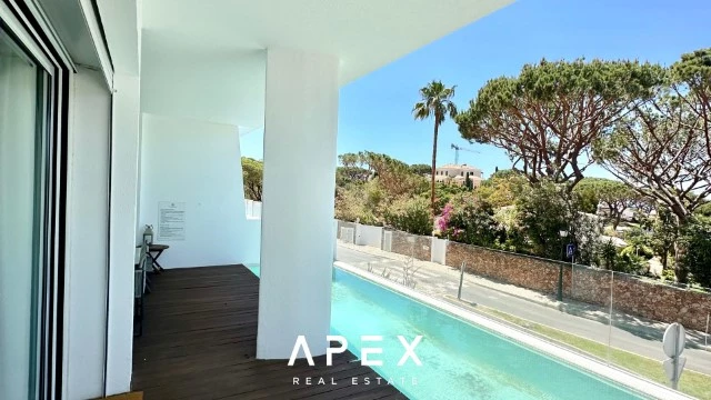 Three Bedroom apartment with swimming pool and 200m walking to the beach