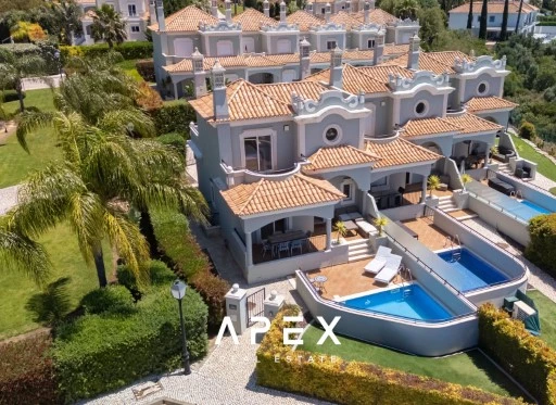 Four Bedroom modern Townhouse in Vilamoura