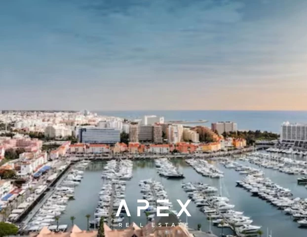 Four Bedroom modern Townhouse in Vilamoura