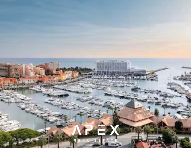 Four Bedroom modern Townhouse in Vilamoura