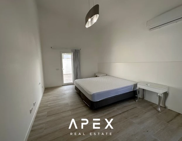 5 bedroom Private New Villa for Long Term Rental in Santa Barbara De Nexe