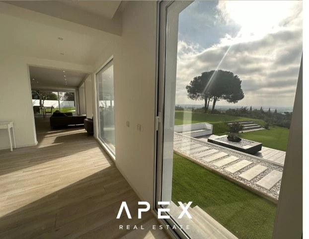 5 bedroom Private New Villa for Long Term Rental in Santa Barbara De Nexe