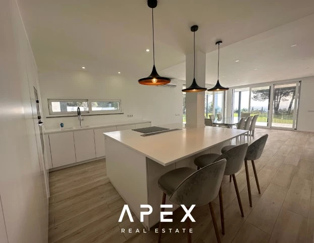 5 bedroom Private New Villa for Long Term Rental in Santa Barbara De Nexe