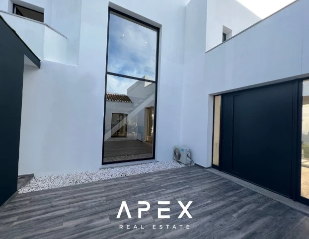 5 bedroom Private New Villa for Long Term Rental in Santa Barbara De Nexe