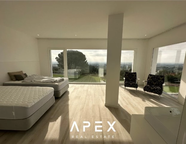 5 bedroom Private New Villa for Long Term Rental in Santa Barbara De Nexe