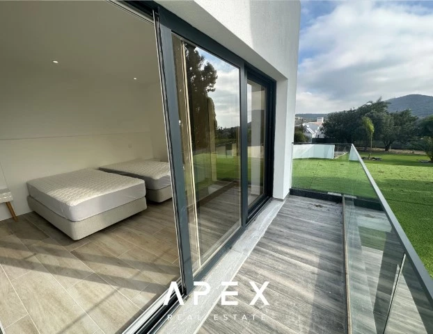 5 bedroom Private New Villa for Long Term Rental in Santa Barbara De Nexe