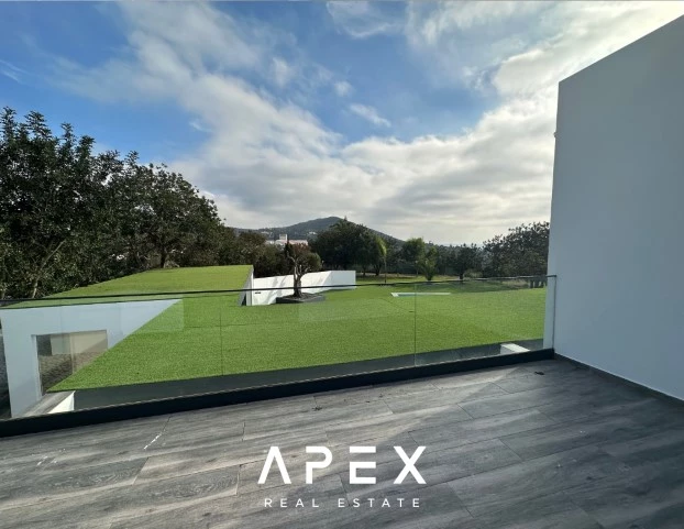 5 bedroom Private New Villa for Long Term Rental in Santa Barbara De Nexe