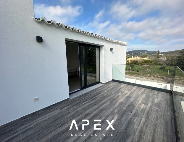 5 bedroom Private New Villa for Long Term Rental in Santa Barbara De Nexe