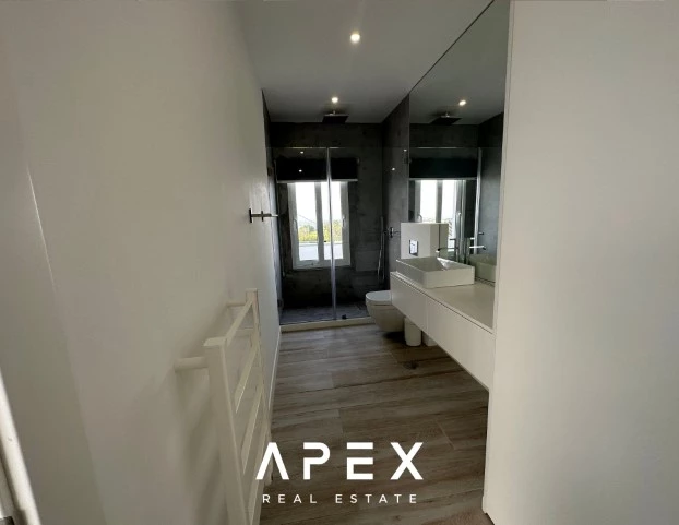 5 bedroom Private New Villa for Long Term Rental in Santa Barbara De Nexe