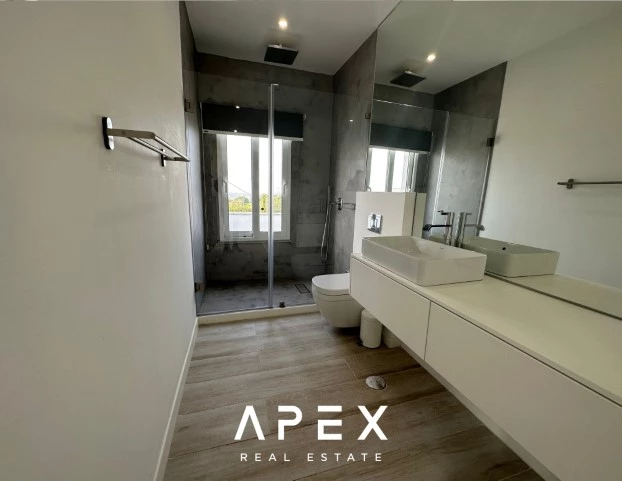 5 bedroom Private New Villa for Long Term Rental in Santa Barbara De Nexe