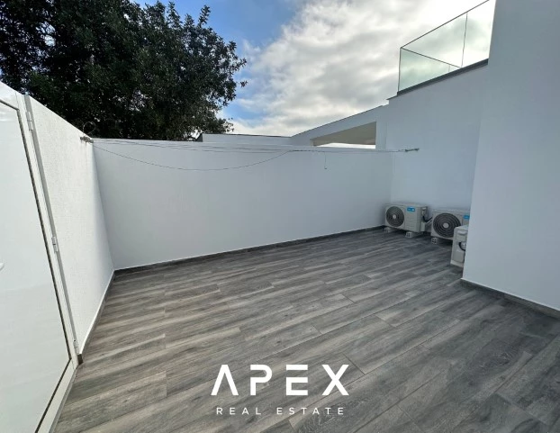 5 bedroom Private New Villa for Long Term Rental in Santa Barbara De Nexe