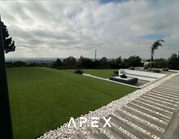 5 bedroom Private New Villa for Long Term Rental in Santa Barbara De Nexe