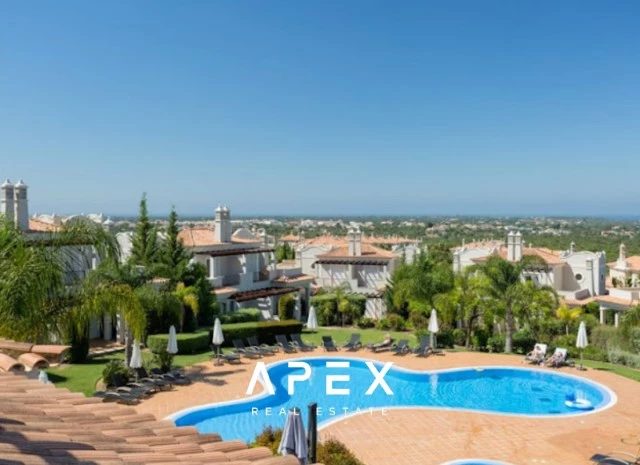Four Bedroom Townhouse in the Crest \ Garage \ Pool